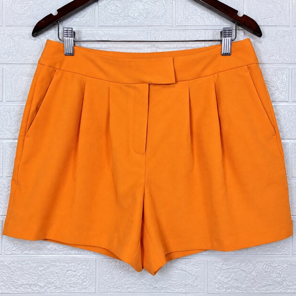 I.N.C. International Concepts
Women's High-Rise Trouser Shorts